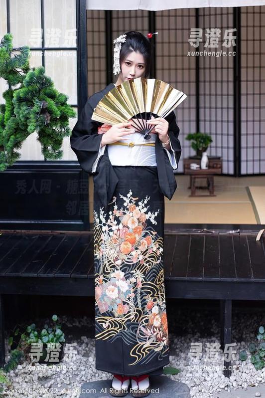 秀人网-糖豆sisi 秀人网 - 糖豆sisi写真,天台微风中冒出的邻居的八卦——真有趣。