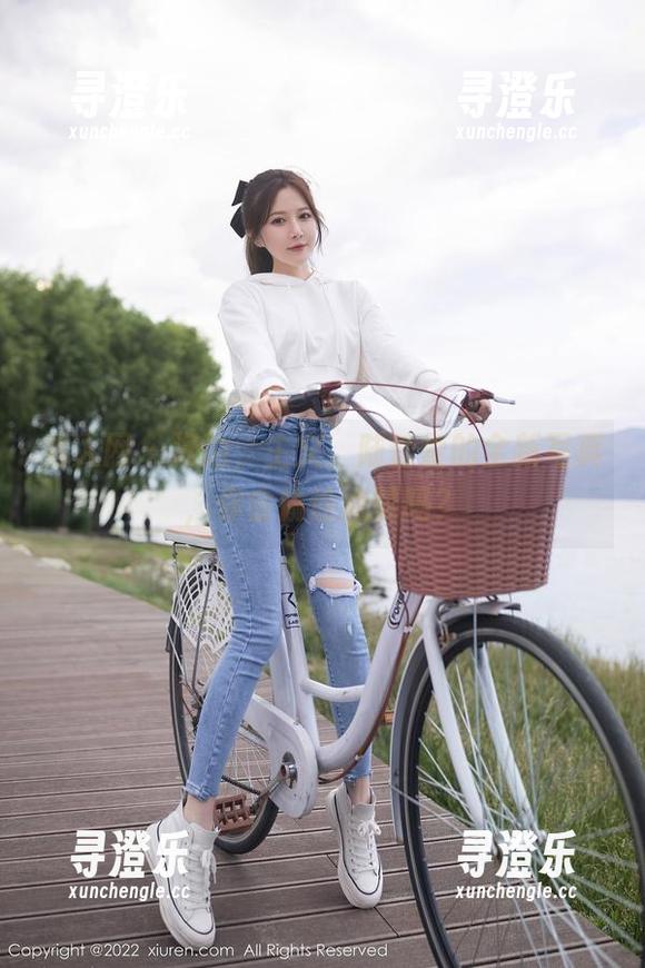 秀人网-陆萱萱 秀人网 - 海边,主义,陆萱萱的全新写真,你会偷偷点赞吗?
