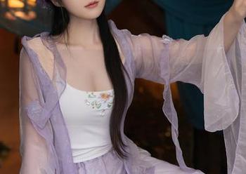 秀人网 – 陈念灵Vickyao的泳装美图合集：为了减肥，我决定只喝这池水！