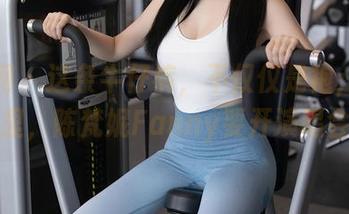 秀人网 – 这条牛仔裤，不仅仅是袍；原图在这里，陈梵妮Fanny要开演唱会了！