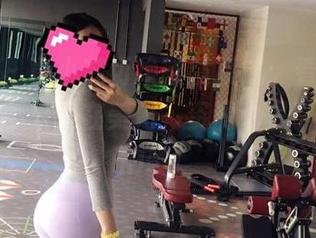 微密圈 – 童小芯切换眼镜模式：看呐，这些图片不只是在美化，资源也是引人注目的哟！