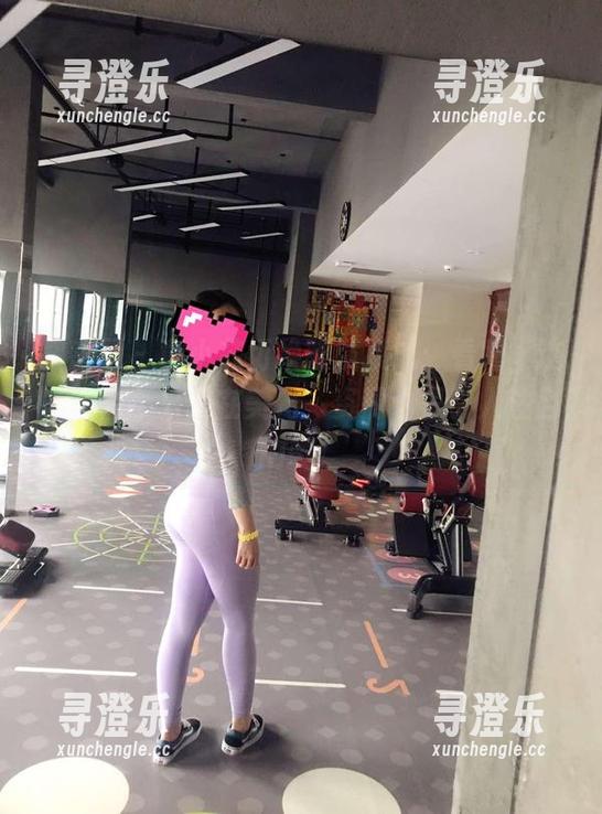 微密圈 - 童小芯切换眼镜模式：看呐，这些图片不只是在美化，资源也是引人注目的哟！