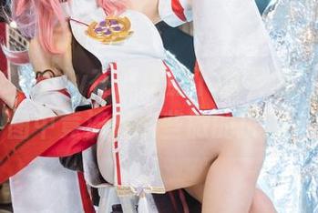 糖果果Candy在体操服下的灵活，高清美图中竟流露出些微的挑逗…