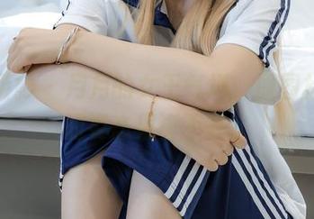 绮梦摄影 – 月月的女王气场，原图标志性的姿态果真不凡。