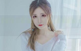 翎柒菜菜的全套蕾丝睡衣写真：谁说睡衣只适合睡觉？