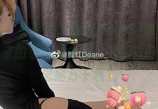 微密圈 – 关注一下脸红Dearie吧，原图更新带来的镜头和角度，偶尔真的会让我思绪万千呢。