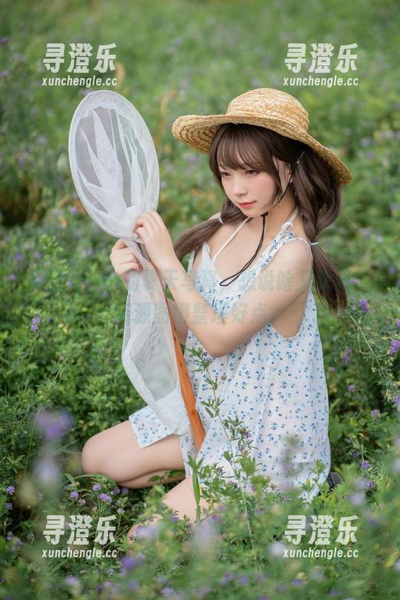 花铃Hana的夏天写真，想说啥又犹豫，资源图得整理好点。