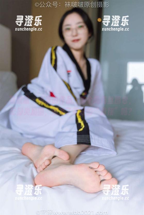 袜啵啵 - 小淳的作品：那个短肉丝图包，配脚尖加固，是为了更好的“滑翔”吗？