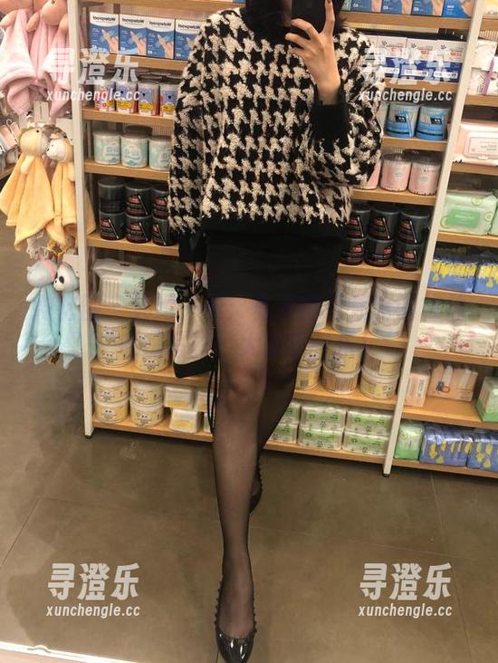 雅雅的气质呀 微密圈 - 裳缪一夏:雅雅的气质呀的棉袜私房写真,大家乐一乐!