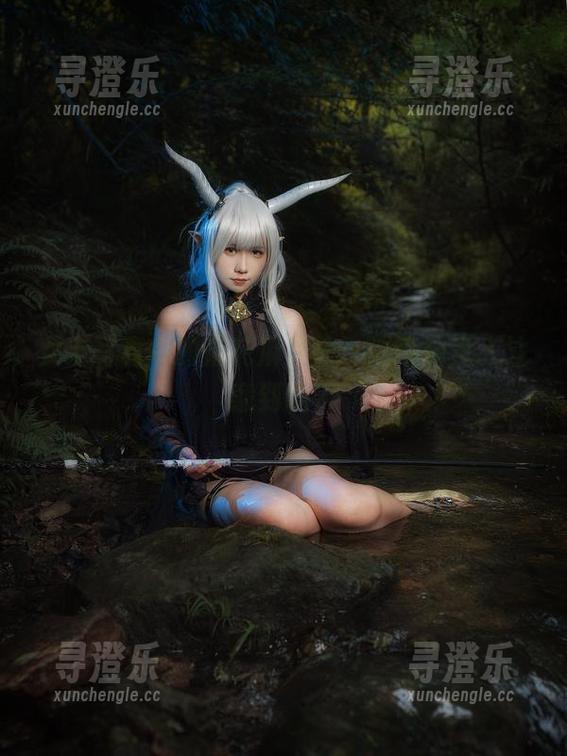 女友写真中的麻花麻花酱，这旁边没人注意到吗？